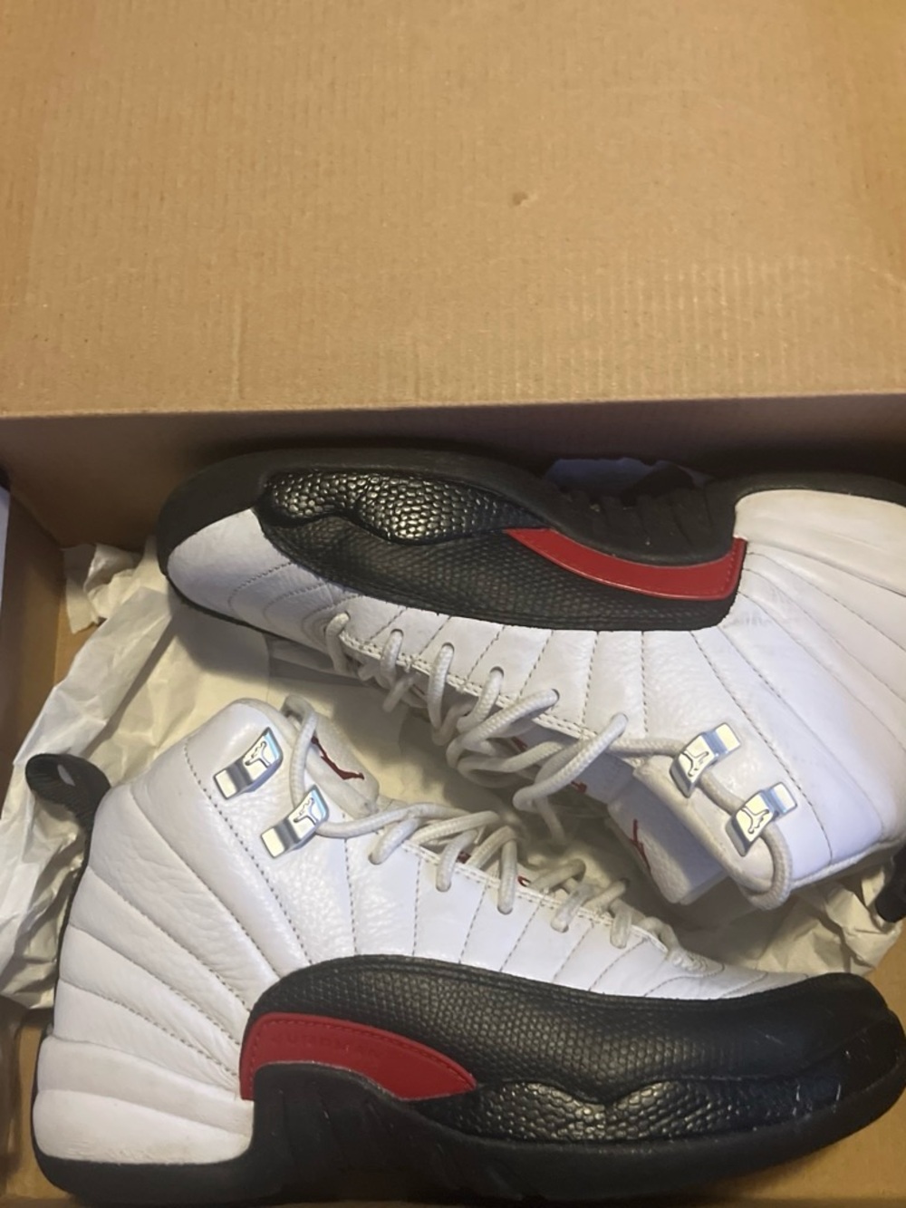 Jordan Men's White/Black/Red Retro Basketball Sneakers